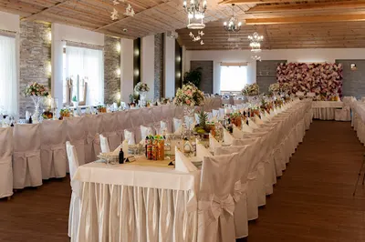 Sala przyjęć okolicznościowych Arenda. Wesela, chrzciny, studniówki, przyjęcia, wynajem pokoi, katering.